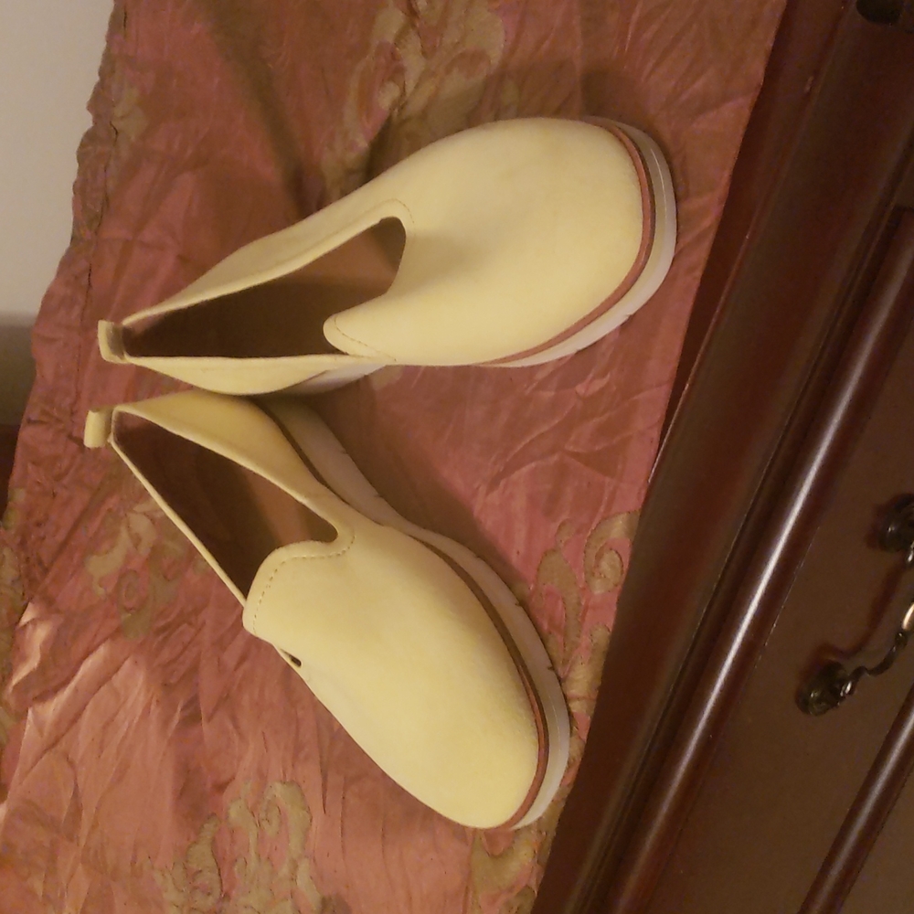 Caslon Slip On